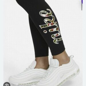 Black Nike 7/8 Leggings with Floral Logo